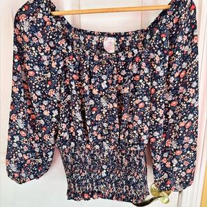 Floral no boundaries top